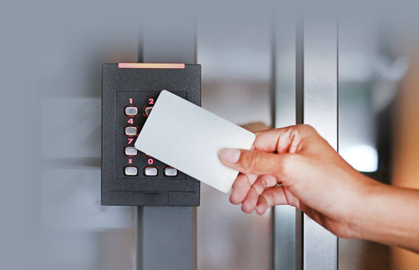 Keyless entry system service of Blue Line Locksmith Boca Raton.