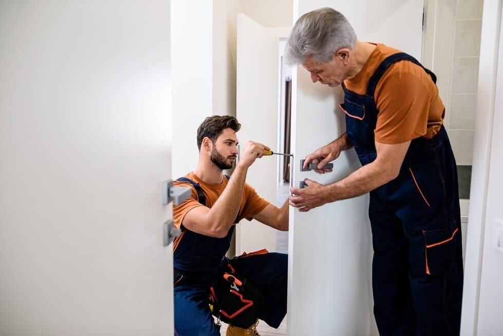 commercial locksmith service in Boca Raton, FL