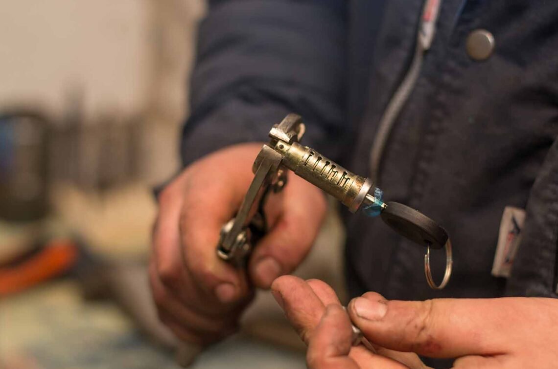 Key Won’t Turn? When to Call an Auto Locksmith for Ignition Repair