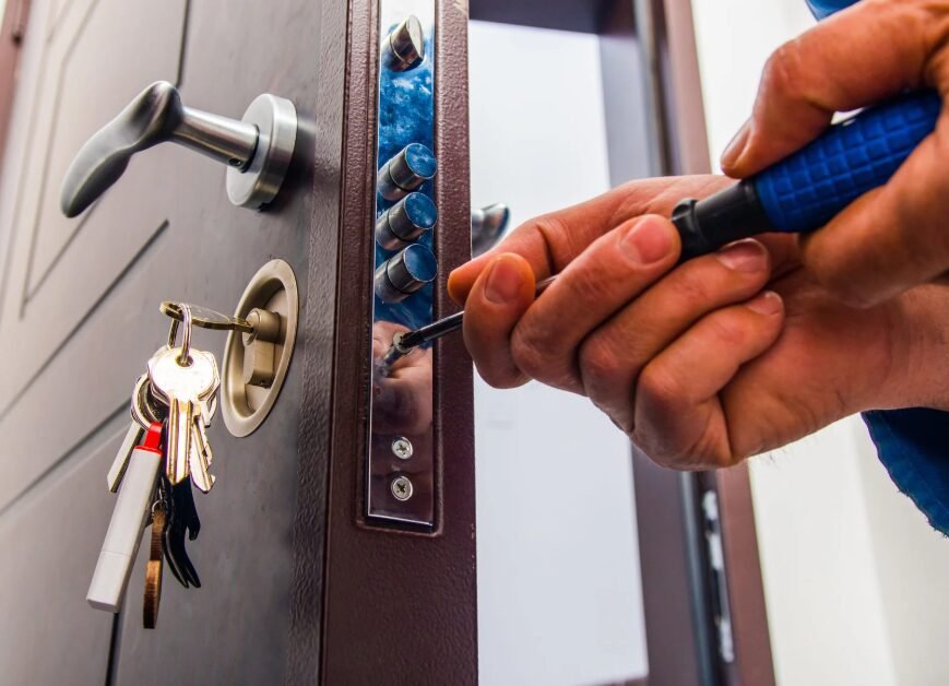 Moving In? Why a House Lock Change is Your First Priority